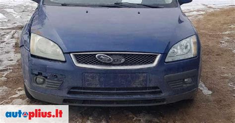 Teminė nuotrauka su „Ford Focus“ automobiliu ir galiniu valytuvu