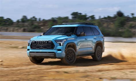 2026 m. Toyota Sequoia modelio nuotrauka su pabrėžtais atnaujinimais