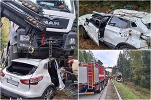 Gelbėjimo operacija miške po automobilio avarijos