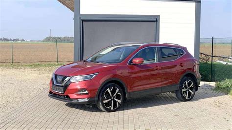 „Nissan Qashqai“ automobilių modelių gamos vizualizacija ir pagrindiniai techniniai skirtumai