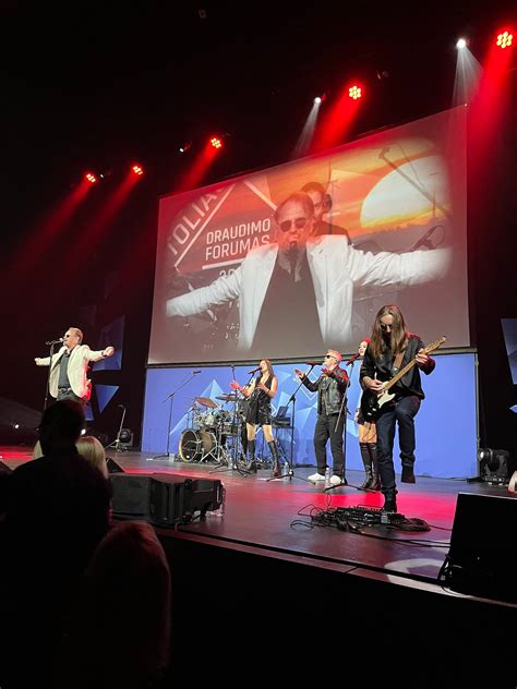 Infografika su skirtingomis greičio viršijimo ribomis ir atitinkamomis baudomis Lietuvoje.