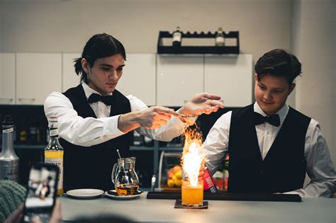 Studentų praktinio mokymo procesas laboratorijose ir servisuose