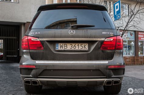 Mercedes-Benz GLS X166 nuotrauka šiuolaikiniame mieste