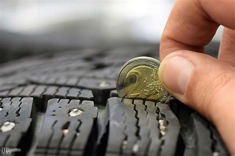 Infografika apie automobilio padangų tipus ir pasirinkimą