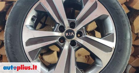 Lentelė su skirtingų Kia Sorento kartų rekomenduojamais padangų dydžiais