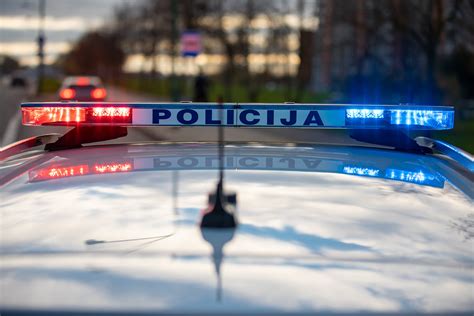 Vienišo vilkiko vairuotojo kabina naktį
