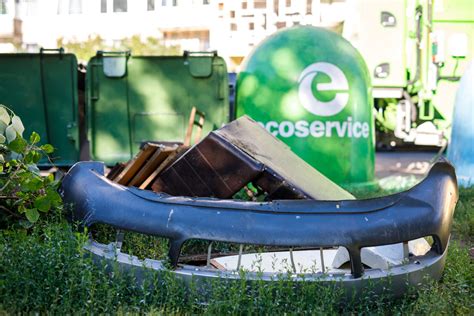Inforgrafika, iliustruojanti netinkamo padangų utilizavimo žalą aplinkai