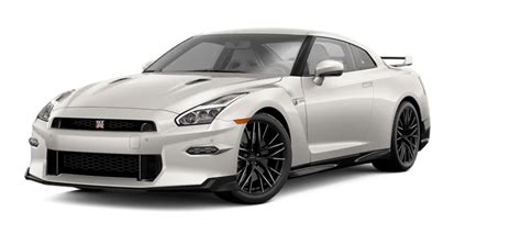Nissan GT-R sportinio kupė išorės vaizdas, pabrėžiantis jo agresyvų dizainą ir aerodinamines formas