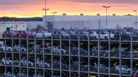 JAV automobilių gamyklos ar automobilių parodos nuotrauka