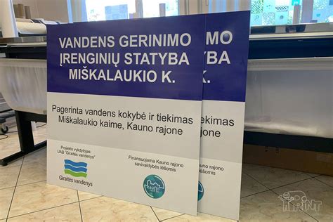 žalių ir mėlynų informacinių simbolių pavyzdžiai