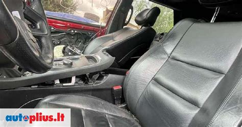 Naudotų automobilių dalių sandėlio interjeras