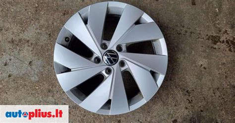 Volkswagen Golf 4 su stilingais R17 lietais ratlankiais
