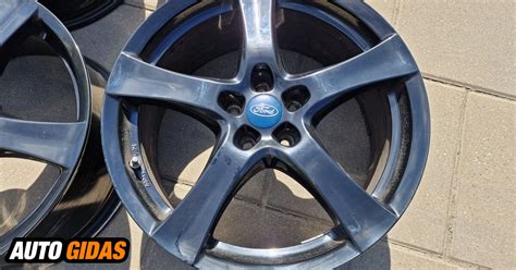 Teminė nuotrauka: įvairūs Ford Focus ratlankiai