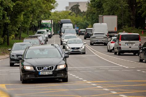 Infografika: Dažniausi automobilių gedimai, fiksuojami techninių apžiūrų metu Lietuvoje