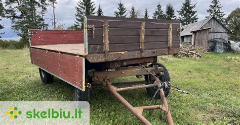 Teminė nuotrauka su priekaba ir jos važiuokle