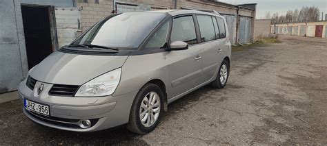 Teminė nuotrauka: Renault Scenic arba Espace šeimyninis automobilis