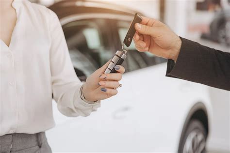 Teminė nuotrauka apie automobilio pirkimą ir pardavimą