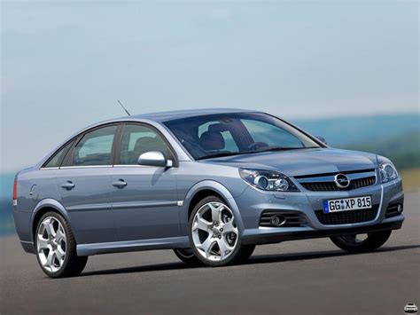 Infografika apie Opel Vectra Vectra C variklių įvairovę ir pagrindinius duomenis