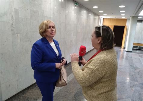 Infografika, iliustruojanti reguliarios vairo sistemos priežiūros svarbą ir pagrindinius jos etapus.