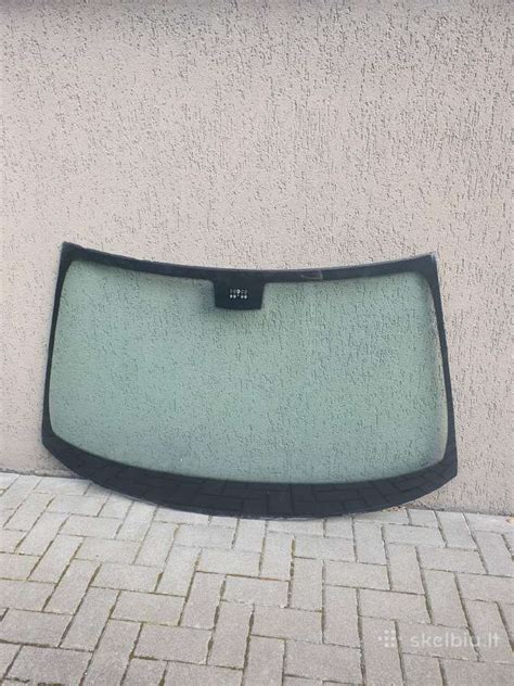 nuotrauka_nissan_almera_tino_priekinis_stiklas_valytuvai