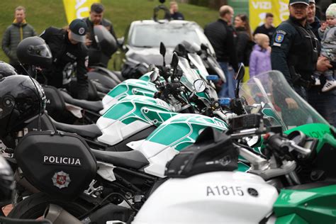 Įvairių motociklų ir mopedų tipų iliustracija