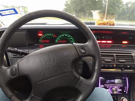 Photo of Honda Prelude IV dashboard (cockpit-like interior)