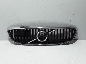 Volvo V40 „Thor's Hammer“ žibintai ir priekinės grotelės