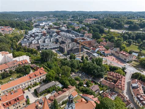 taksi automobilių kolona Vilniaus gatvėmis