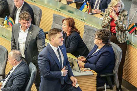 seimo posėdis svarstant mokesčių įstatymus