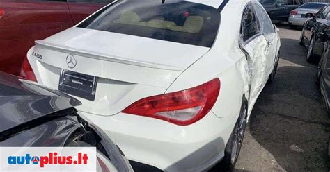Teminis auto dalių pardavėjo sandėlio nuotrauka