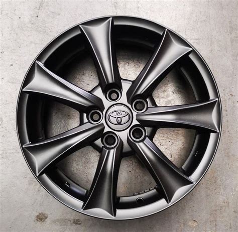 Thematic photo of used car rims, R15 size, suitable for Toyota cars