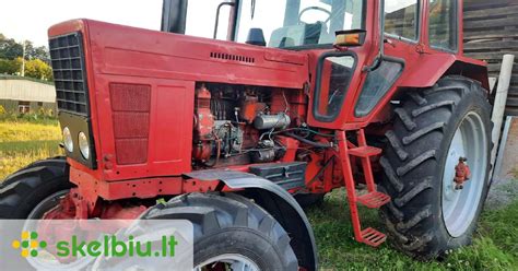 MTZ-82 traktorius su priekinėmis padangomis