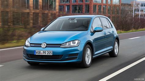 nuotrauka su nauju Volkswagen Golf TGI BlueMotion modeliu