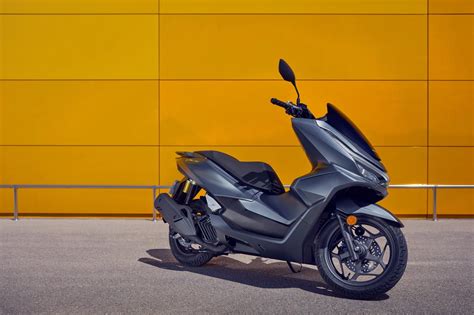 Atnaujintas Honda PCX125 modelis