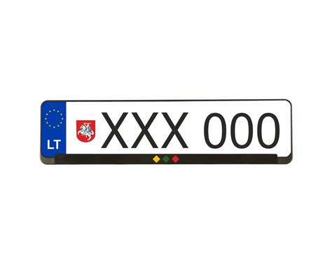 Tinkamai sumontuotas dviračių laikiklis su aiškiai matomu valstybiniu numeriu