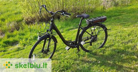 Inografika, lyginanti skirtingų tipų elektrinius dviračius (kalnų, hibridinius, plento, miesto).