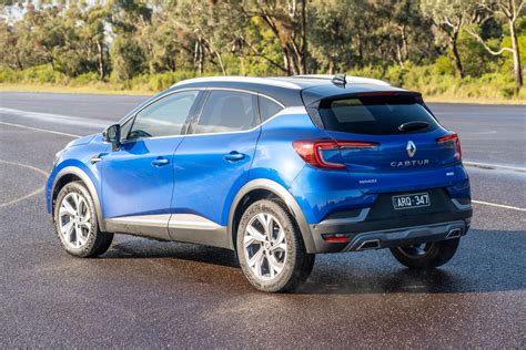 Renault Captur atnaujintos versijos priekio nuotrauka