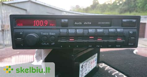 Audi A4 magnetola ir jos valdymo pultas