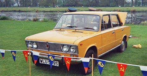Teminė nuotrauka su istoriniu Lada Žiguliai automobiliu