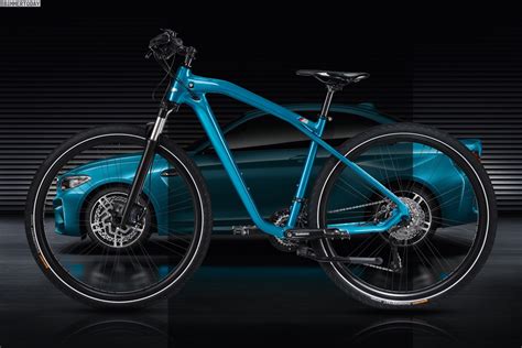 BMW Cruise M Bike Limited Edition detalės: rėmas, anglies pluošto komponentai, stabdžiai