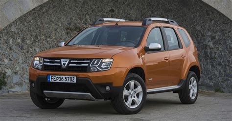 Dacia Duster visureigio apžvalga: eksterjero ir interjero dizaino evoliucija