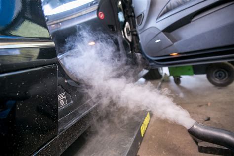 automobilio salono valymas, kondicionieriaus dezinfekcija