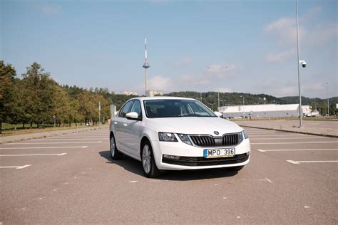 Pirmosios kartos ŠKODA Octavia automobilis