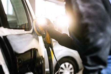 Automobilio kėbulo šlifavimo ir gruntavimo procesas