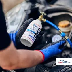 Specialistas pildo automobilio kondicionierių