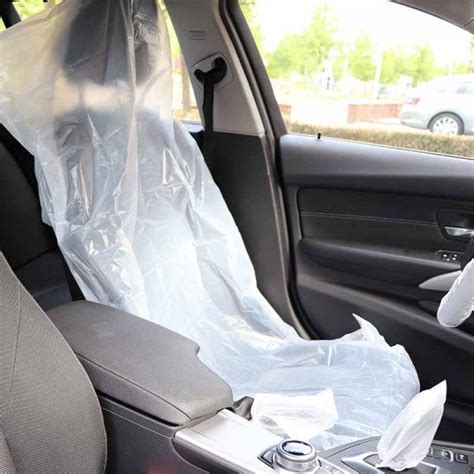 Teminis automobilio dalių sandėlio interjero vaizdas