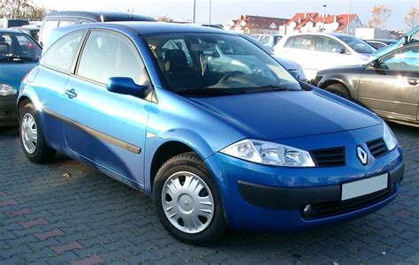 Renault Megane durelių stakto lipduko su dažų kodu pavyzdys