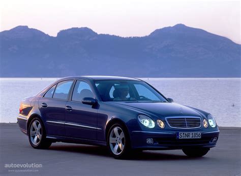 Mercedes-Benz E-Class W211 (2004) nuotrauka