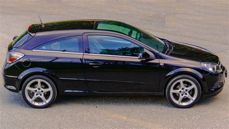 Opel Astra H GTC Cosmo interjero nuotrauka