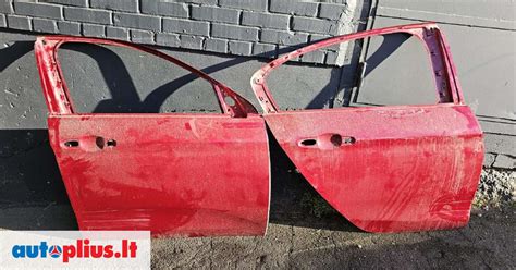 Schematinis sedano kėbulo tipo pavaizdavimas su atskirta bagažine.